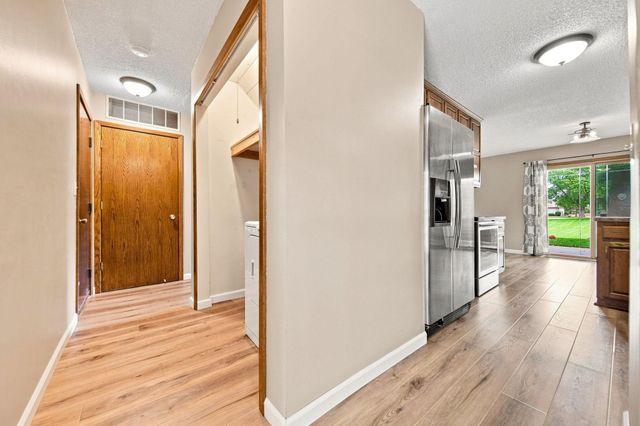 8772 Maplebrook Parkway N, Brooklyn Park, MN 55445