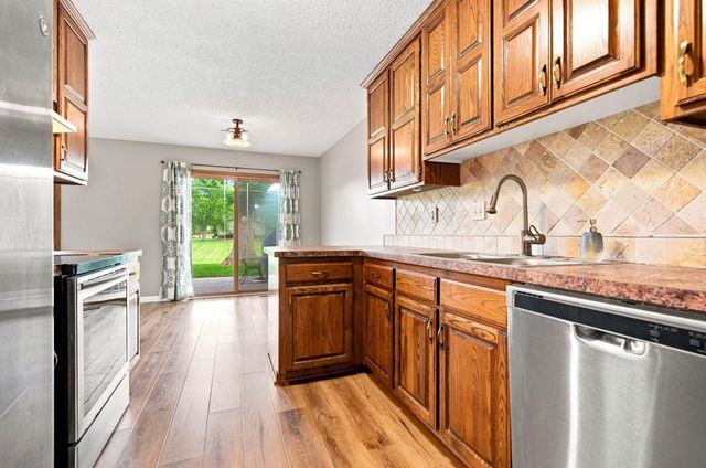 8772 Maplebrook Parkway N, Brooklyn Park, MN 55445