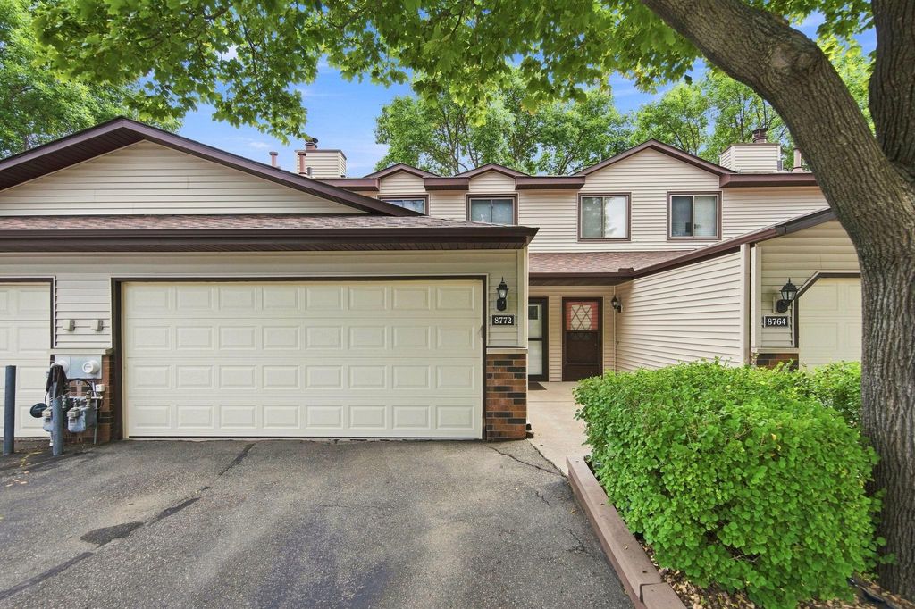 8772 Maplebrook Parkway N, Brooklyn Park, MN 55445