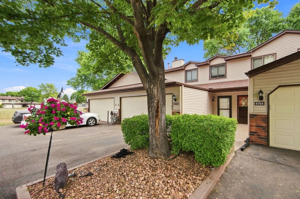8772 Maplebrook Parkway N, Brooklyn Park, MN 55445 — photo 3