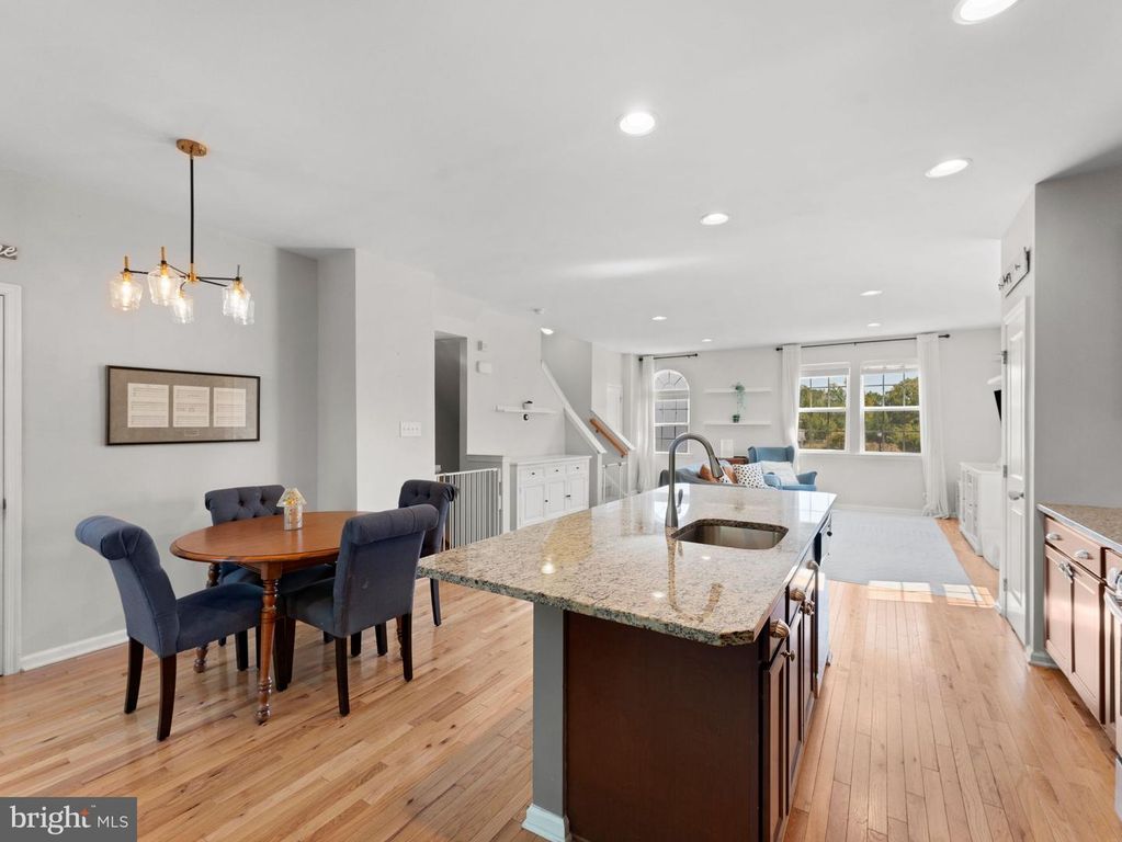 431 DOGWOOD DR, Woodbury, NJ 08096