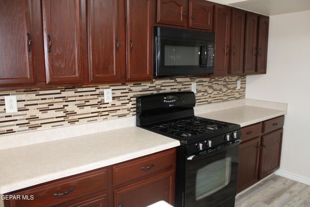 14313 ISLAND POINT Drive, El Paso, TX 79938