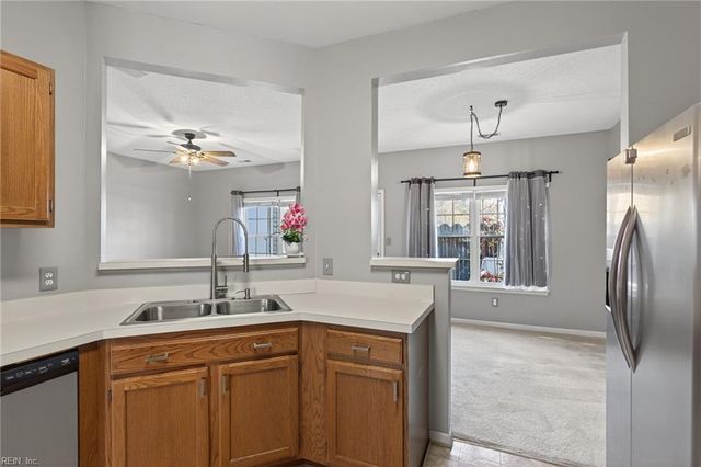 606 Station Square LN, Chesapeake, VA 23320