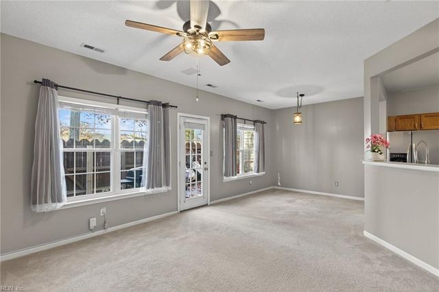 606 Station Square LN, Chesapeake, VA 23320