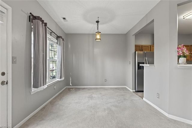 606 Station Square LN, Chesapeake, VA 23320