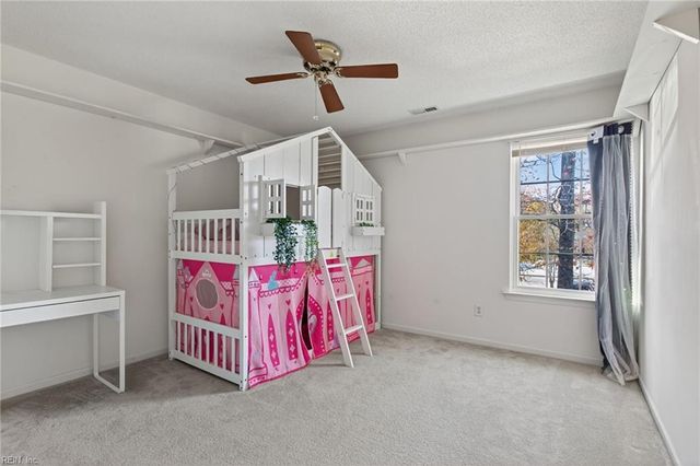 606 Station Square LN, Chesapeake, VA 23320