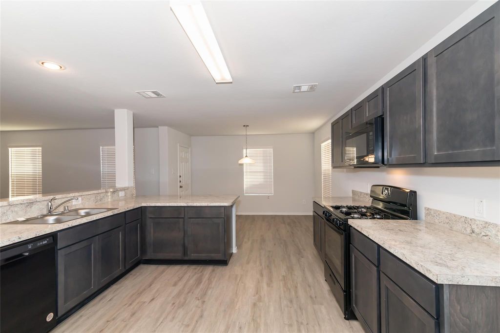 8622 Doris Oaks Circle, Houston, TX 77028