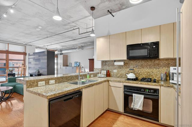 877 Island Ave 218, San Diego, CA 92101