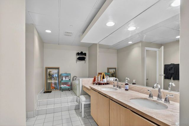 877 Island Ave 218, San Diego, CA 92101