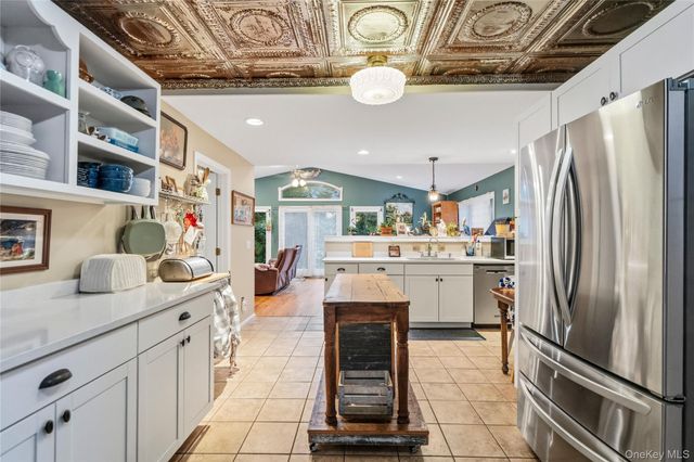 92 Jennings Avenue, Patchogue, NY 11772