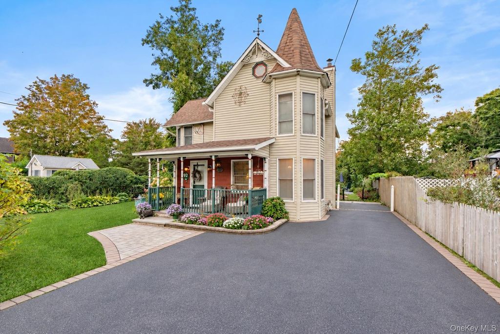 92 Jennings Avenue, Patchogue, NY 11772