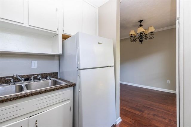 120 Biscayne Drive NW B10, Atlanta, GA 30309