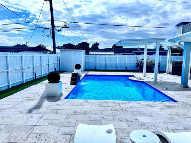 3870 NW 177th St, Miami Gardens, FL 33055