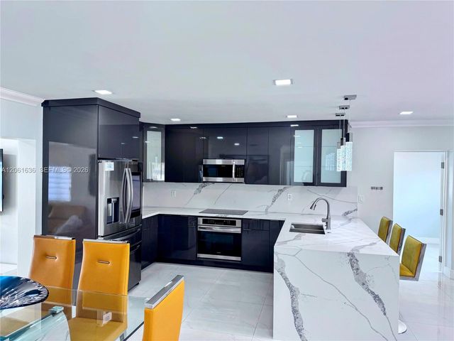 3870 NW 177th St, Miami Gardens, FL 33055