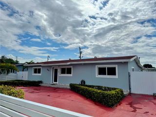 3870 NW 177th St, Miami Gardens, FL 33055