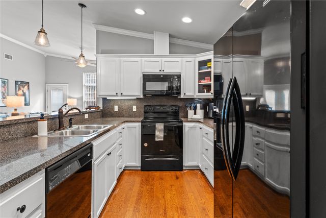 328 Wagon Wheel Circle, Waco, TX 76706