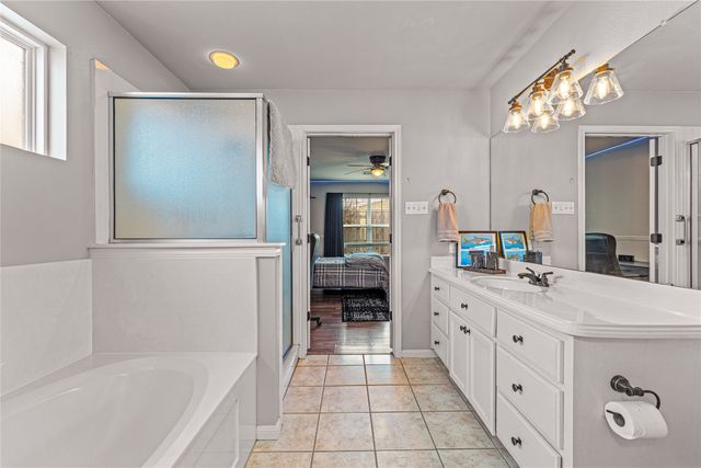 328 Wagon Wheel Circle, Waco, TX 76706