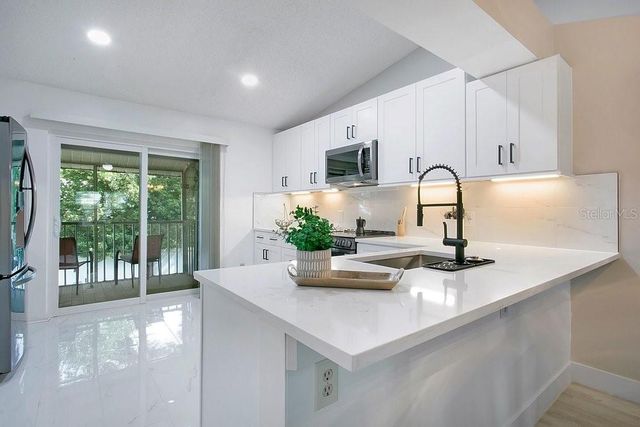 5449 LAKE MARGARET DRIVE 86, Orlando, FL 32812