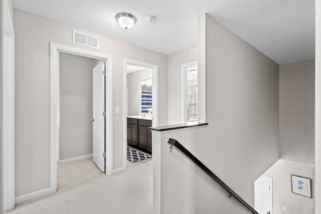 8660 Crooked Maple Drive, Blacklick, OH 43004