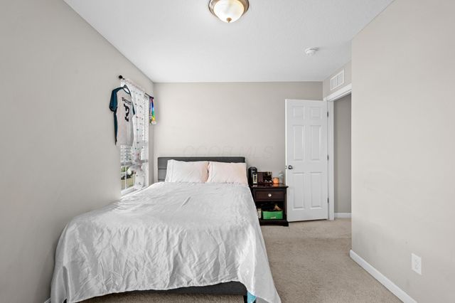 8660 Crooked Maple Drive, Blacklick, OH 43004