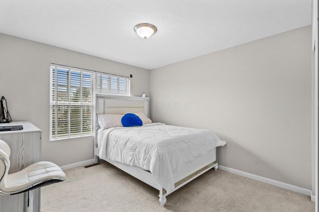 8660 Crooked Maple Drive, Blacklick, OH 43004