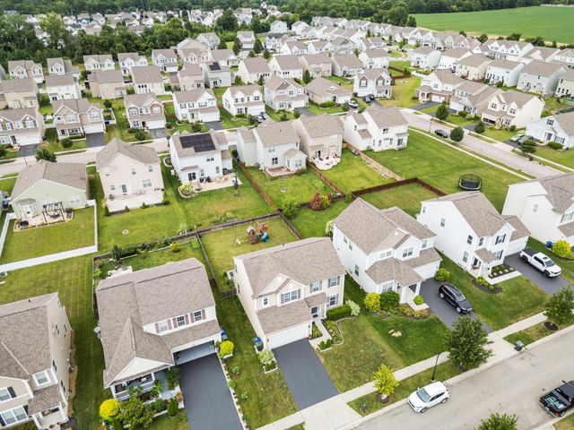 8660 Crooked Maple Drive, Blacklick, OH 43004