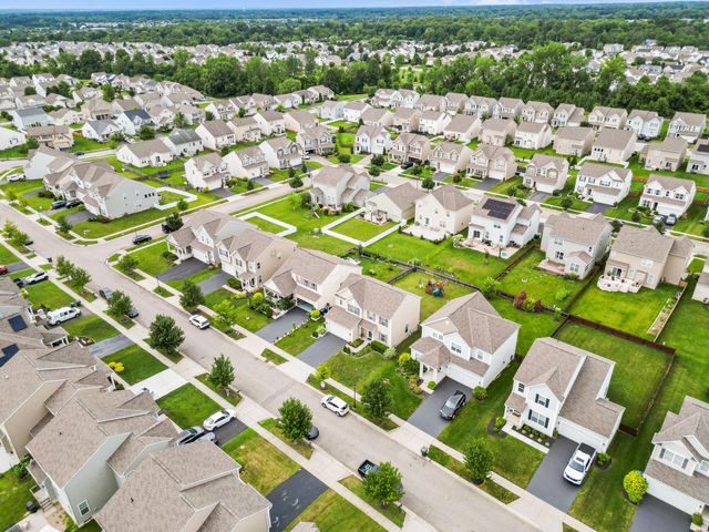 8660 Crooked Maple Drive, Blacklick, OH 43004