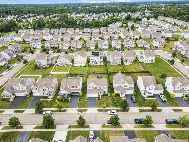 8660 Crooked Maple Drive, Blacklick, OH 43004