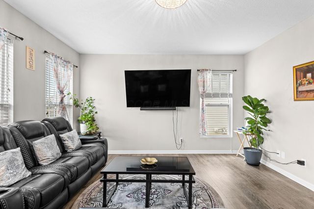 8660 Crooked Maple Drive, Blacklick, OH 43004