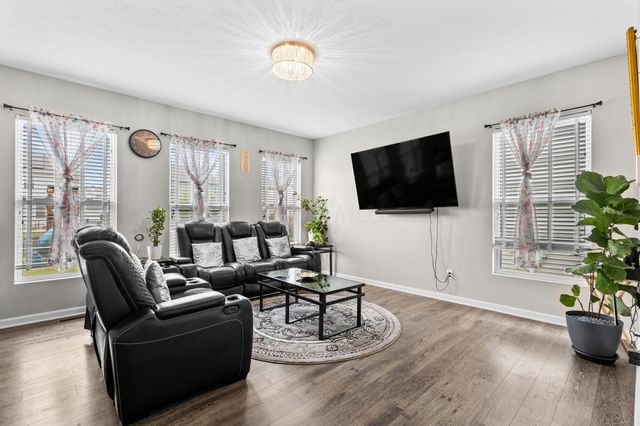 8660 Crooked Maple Drive, Blacklick, OH 43004