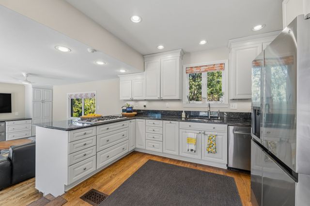 6395 W Red Bird Lane, Dallas, TX 75236