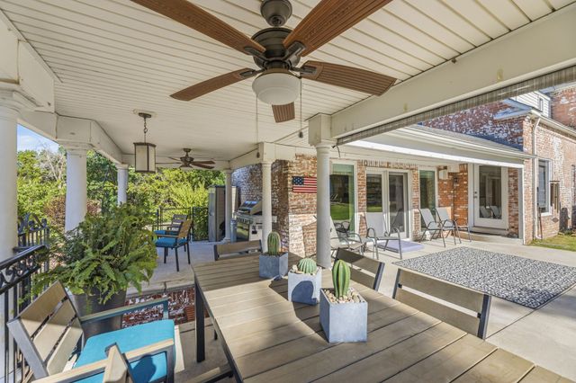 6395 W Red Bird Lane, Dallas, TX 75236