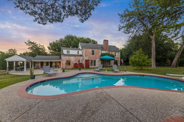 6395 W Red Bird Lane, Dallas, TX 75236
