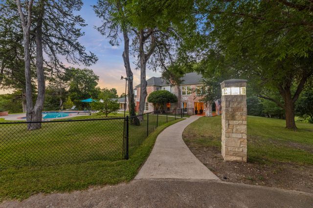 6395 W Red Bird Lane, Dallas, TX 75236