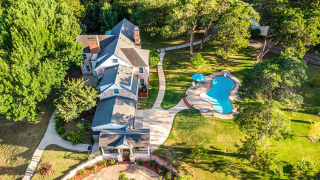 6395 W Red Bird Lane, Dallas, TX 75236