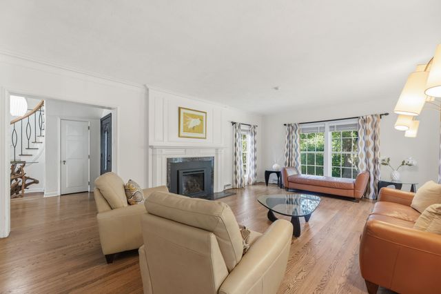 6395 W Red Bird Lane, Dallas, TX 75236