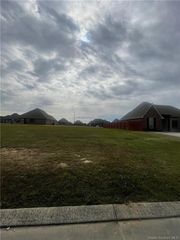 2513 S Crest Drive, Lake Charles, LA 70605
