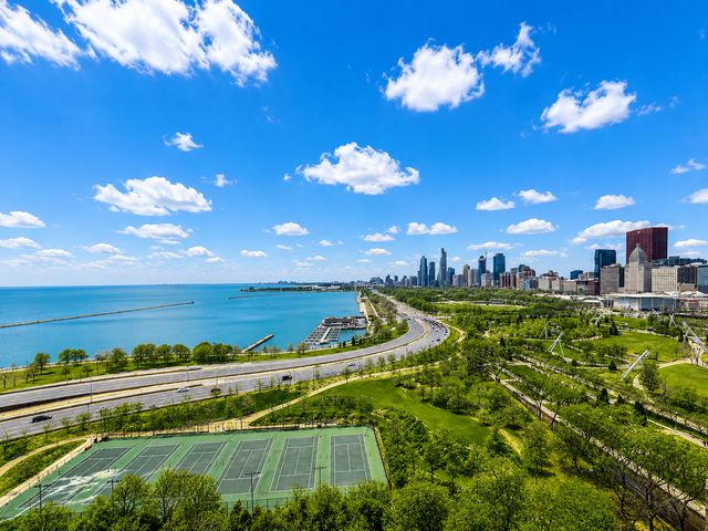 400 E randolph Street 2101, Chicago, IL 60601