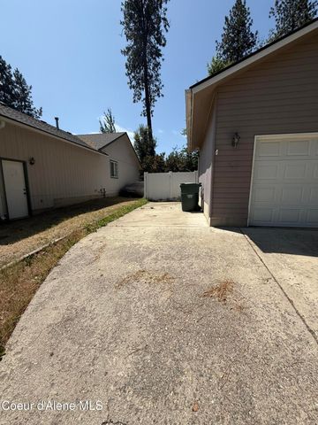 5188 E WOODLAND DR, Post Falls, ID 83854