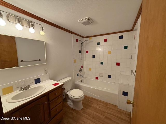 5188 E WOODLAND DR, Post Falls, ID 83854