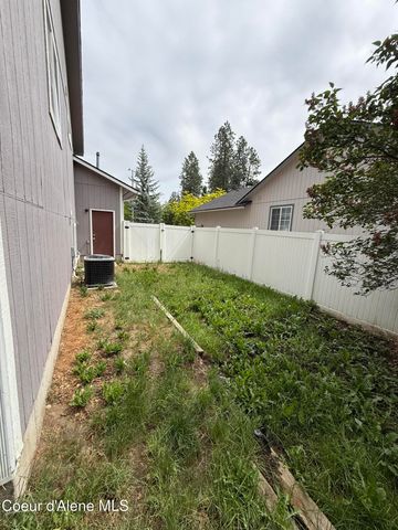 5188 E WOODLAND DR, Post Falls, ID 83854