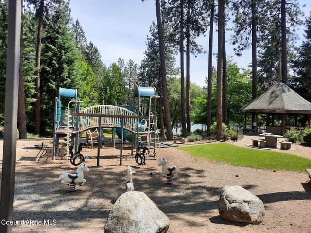 5188 E WOODLAND DR, Post Falls, ID 83854
