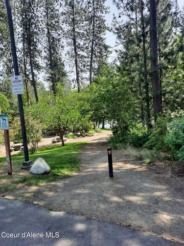 5188 E WOODLAND DR, Post Falls, ID 83854