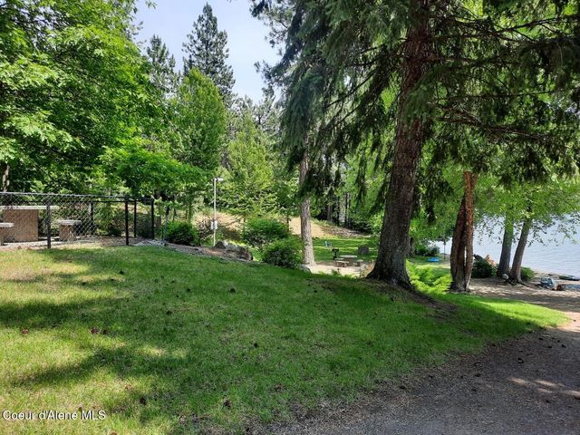 5188 E WOODLAND DR, Post Falls, ID 83854