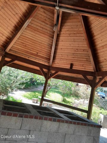 5188 E WOODLAND DR, Post Falls, ID 83854