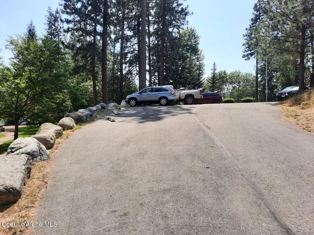 5188 E WOODLAND DR, Post Falls, ID 83854