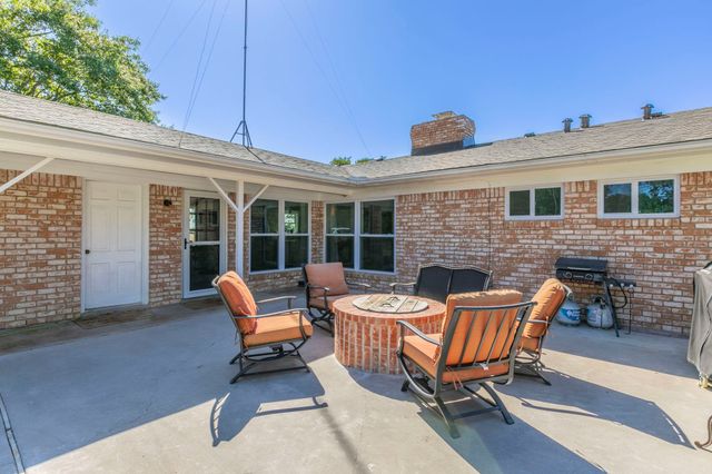 1348 Fm 434, Chilton, TX 76632