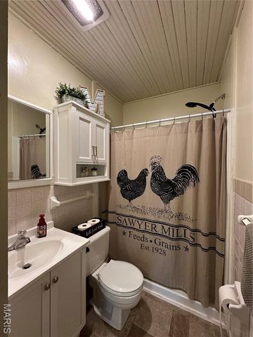 3825 Highway Ee, Owensville, MO 65066