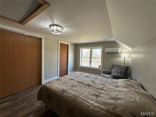 3825 Highway Ee, Owensville, MO 65066