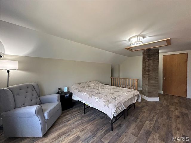 3825 Highway Ee, Owensville, MO 65066